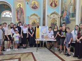 В храме Введения во храм Пресвятой Богородицы станицы Динской прошла встреча с воспитанниками школьного лагеря