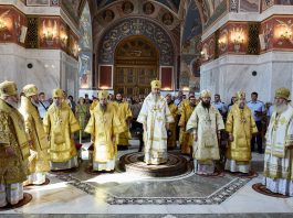 Делегаты Межрегионального форума ВРНС соборно молились за Божественной литургией