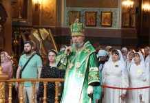 Митрополит Василий совершил Божественную литургию в Свято-Екатерининском кафедральном соборе города Краснодара