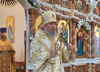 Митрополит Василий возглавил престольные торжества в храме иконы Божией Матери «Нерушимая стена» в женском монастыре города Апшеронска