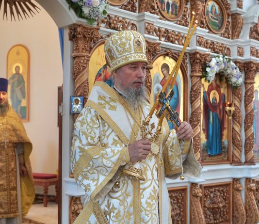 Митрополит Василий возглавил престольные торжества в храме иконы Божией Матери «Нерушимая стена» в женском монастыре города Апшеронска