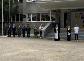 Иерей Георгий Белан посетил Аллею славы Динского механико-технологический техникума