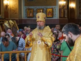 Митрополит Василий возглавил Божественную литургию в Свято-Екатерининском кафедральном соборе