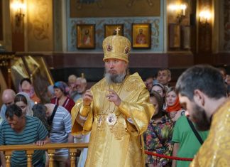 Митрополит Василий возглавил Божественную литургию в Свято-Екатерининском кафедральном соборе