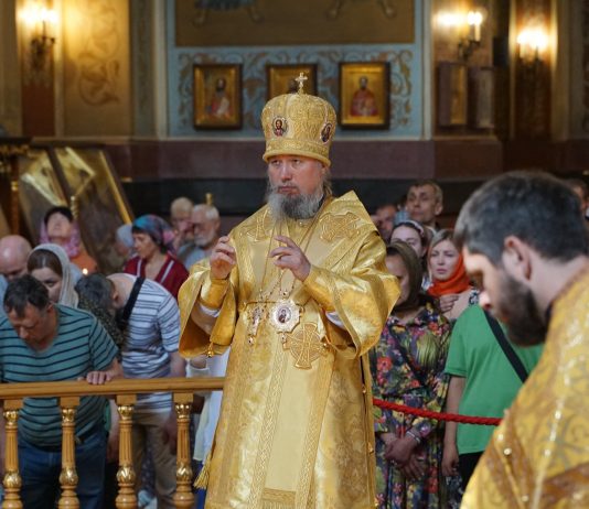 Митрополит Василий возглавил Божественную литургию в Свято-Екатерининском кафедральном соборе
