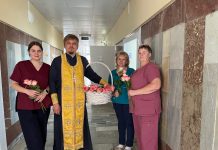 Bерей Иоанн Усачёв поздравил сотрудников больницы скорой помощи с Днём медицинского работника