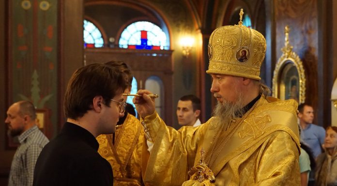 В канун выпускного дня Екатеринодарской Духовной Семинарии митрополит Василий совершил Всенощное бдение в Свято-Троицком соборе