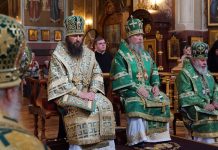 Митрополит Василий совершил соборную Божественную литургию в Свято-Екатерининском кафедральном соборе города Краснодара.