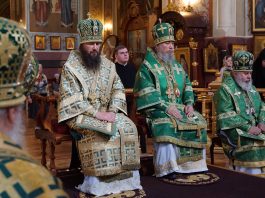 Митрополит Василий совершил соборную Божественную литургию в Свято-Екатерининском кафедральном соборе города Краснодара