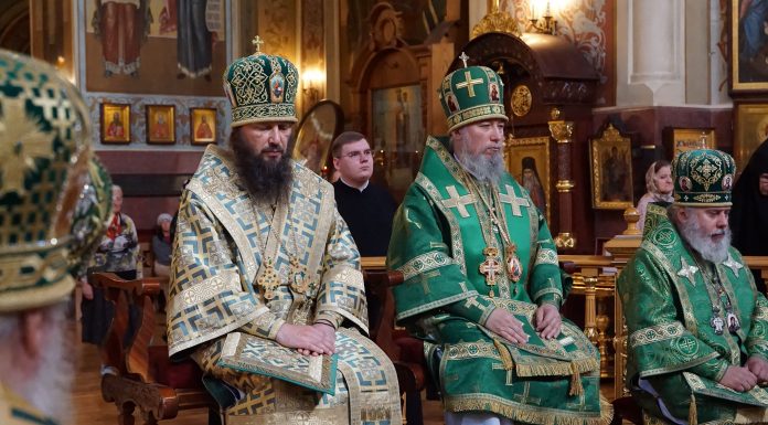 Митрополит Василий совершил соборную Божественную литургию в Свято-Екатерининском кафедральном соборе города Краснодара