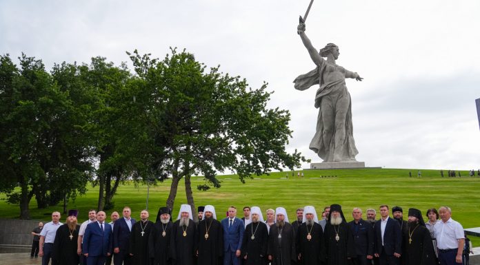 В рамках Международного форума Всемирного Русского Народного Собора участники Краснодарской делегации посетили Мамаев курган