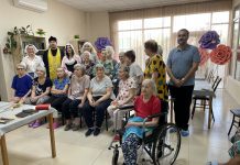 Сестры милосердия и священник посетили пансионат для пожилых людей и инвалидов «Родительская усадьба»