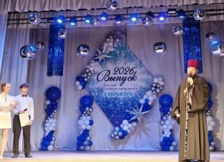 В Горячем Ключе благочинный поздравил выпускников