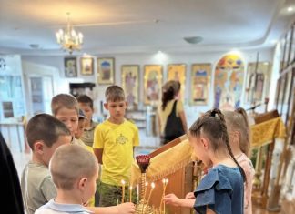 Воспитанники творческой мастерской посетили храм станицы Старомышастовской