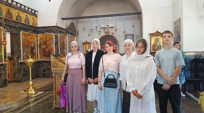 Участники молодёжного объединения «Православный свет» организовали совместную паломническую поездку