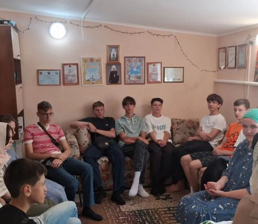 Молодежь 17-го благочиния обсудила вопросы создания семьи и проблему абортов