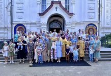 В храме Вознесения Господня прошла презентация фотопроекта «Рождённые вопреки. Истории людей, которые могли не родиться»