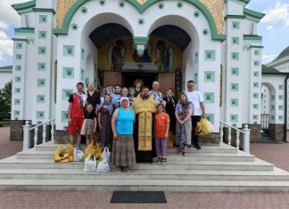 В праздник святых Петра и Павла в храме Святой Троицы станицы Динской прошла социальная акция для семей общества глухих