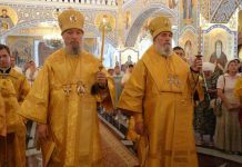 В Свято-Владимирском храме Анапы прошло Всенощное бдение, которое возглавили митрополит Василий и еппсркоп Сергий