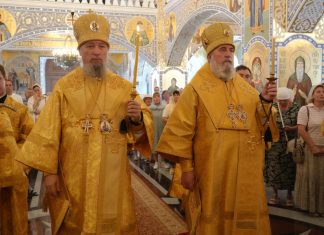 Митрополит Василий и епископ Сергий совершили Всенощное бдение в Свято-Владимирском храме Анапы