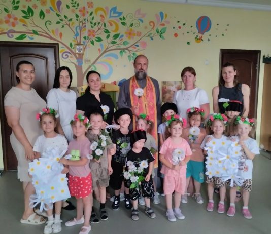 Протоиерей Андрей Майданов посетил детский сад города Белореченска.
