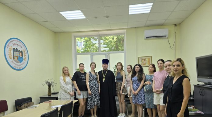 Протоиерей Георгий Козак встретился с пациентками женской консультации