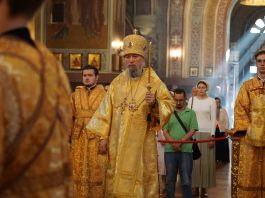 Митрополит Василий совершил Всенощное бдение в Свято-Екатерининском кафедральном соборе города Краснодара