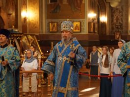 Митрополит Василий возглавил Всенощное бдение в канун праздника Владимирской иконы Божией Матери