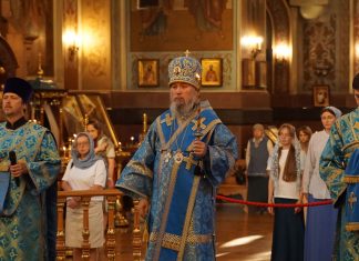 Митрополит Василий возглавил Всенощное бдение в канун праздника Владимирской иконы Божией Матери