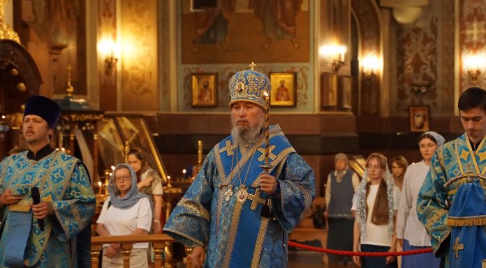 Митрополит Василий возглавил Всенощное бдение в канун праздника Владимирской иконы Божией Матери