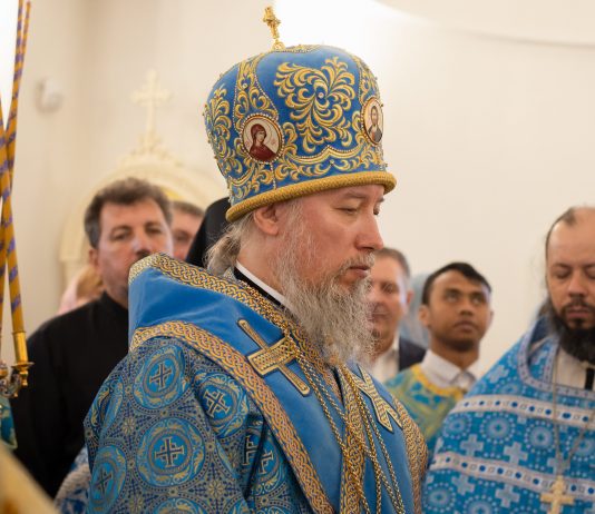 Митрополит Василий возглавил Божественную литургию в праздник Владимирской иконы Божией Матери
