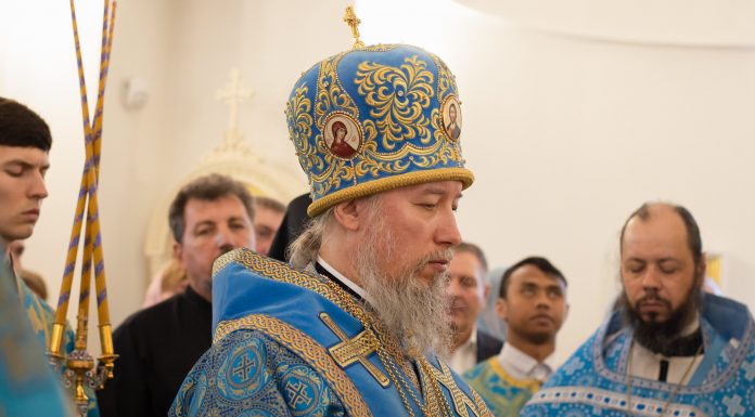 Митрополит Василий возглавил Божественную литургию в праздник Владимирской иконы Божией Матери
