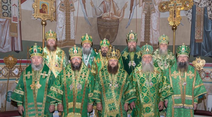 Митрополит Василий сослужил митрополиту Сыктывкарскому и Коми-Зырянскому Филиппу в день перенесения мощей святителя Филиппа Московского