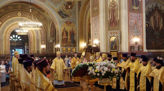 Митрополит Василий совершил Всенощное бдение в Свято-Екатерининском кафедральном соборе города Краснодара