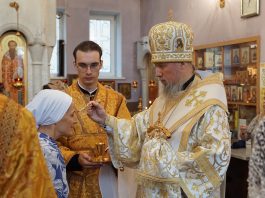 Митрополит Василий совершил Всенощное бдение в храме Архистратига Божия Михаила города Краснодара