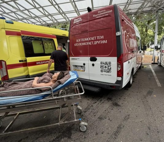 Волонтеры сестричества Свято-Екатерининского кафедрального собора помогли в перевозке тяжелобольной подопечной