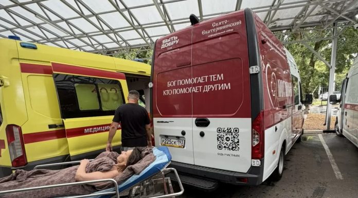 Волонтеры сестричества Свято-Екатерининского кафедрального собора помогли в перевозке тяжелобольной подопечной