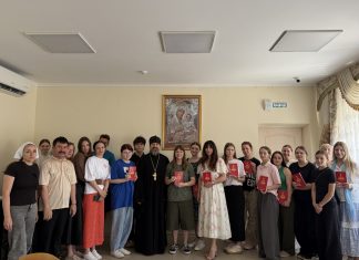 В храме Святого Духа прошла встреча с молодёжью в рамках акции «Подари мне жизнь!»