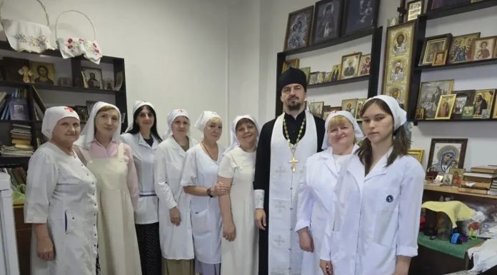 Иерей Михаил Монтиков вместе с сёстрами милосердия навестил пациентов Краснодарского хосписа