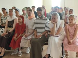 В Свято-Никольском храме прошла встреча, посвященная защите материнства
