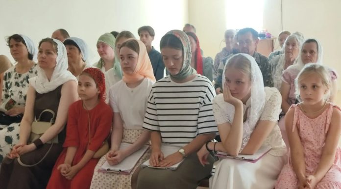 В Свято-Никольском храме прошла встреча, посвященная защите материнства