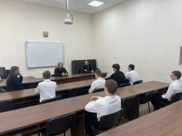 В Екатеринодарской духовной семинарии прошла встреча студентов с протоиереем Евгением Старцевым