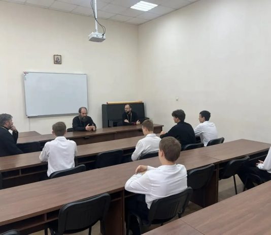 В Екатеринодарской духовной семинарии прошла встреча студентов с протоиереем Евгением Старцевым
