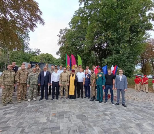В станице Старомышастовской открыли памятник героям специальной военной операции