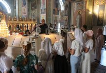 Учащиеся Рождественской воскресной школы впервые приняли участие в Божественной литургии в качестве певчих