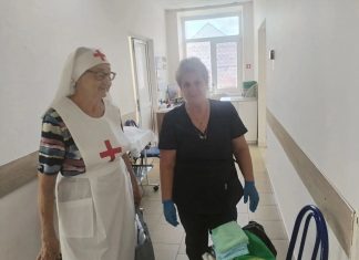 Сестры милосердия поздравили пациентов больницы с праздником Преображения