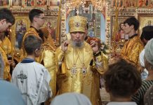 Митрополит Василий совершил Всенощное бдение в храме Рождества Христова посёлка Лорис