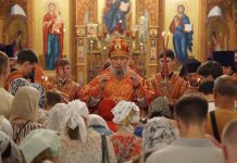 Митрополит Василий совершил Всенощное бдение в Свято-Пантелеимоновском храме города Краснодара