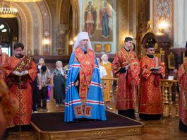 Митрополит Василий возглавил молебен святым мученикам Иоанну Ковшарову и Юрию Новицкому, небесным покровителям юристов