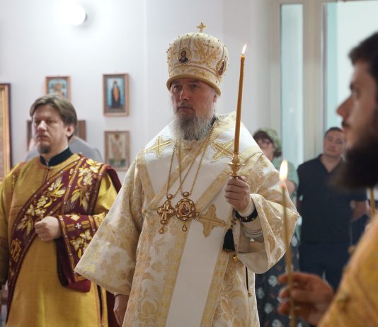 Митрополит Василий совершил Всенощное бдение в храме святого Архангела Гавриила станицы Новомышастовской